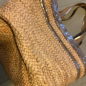 Straw bag with sequence